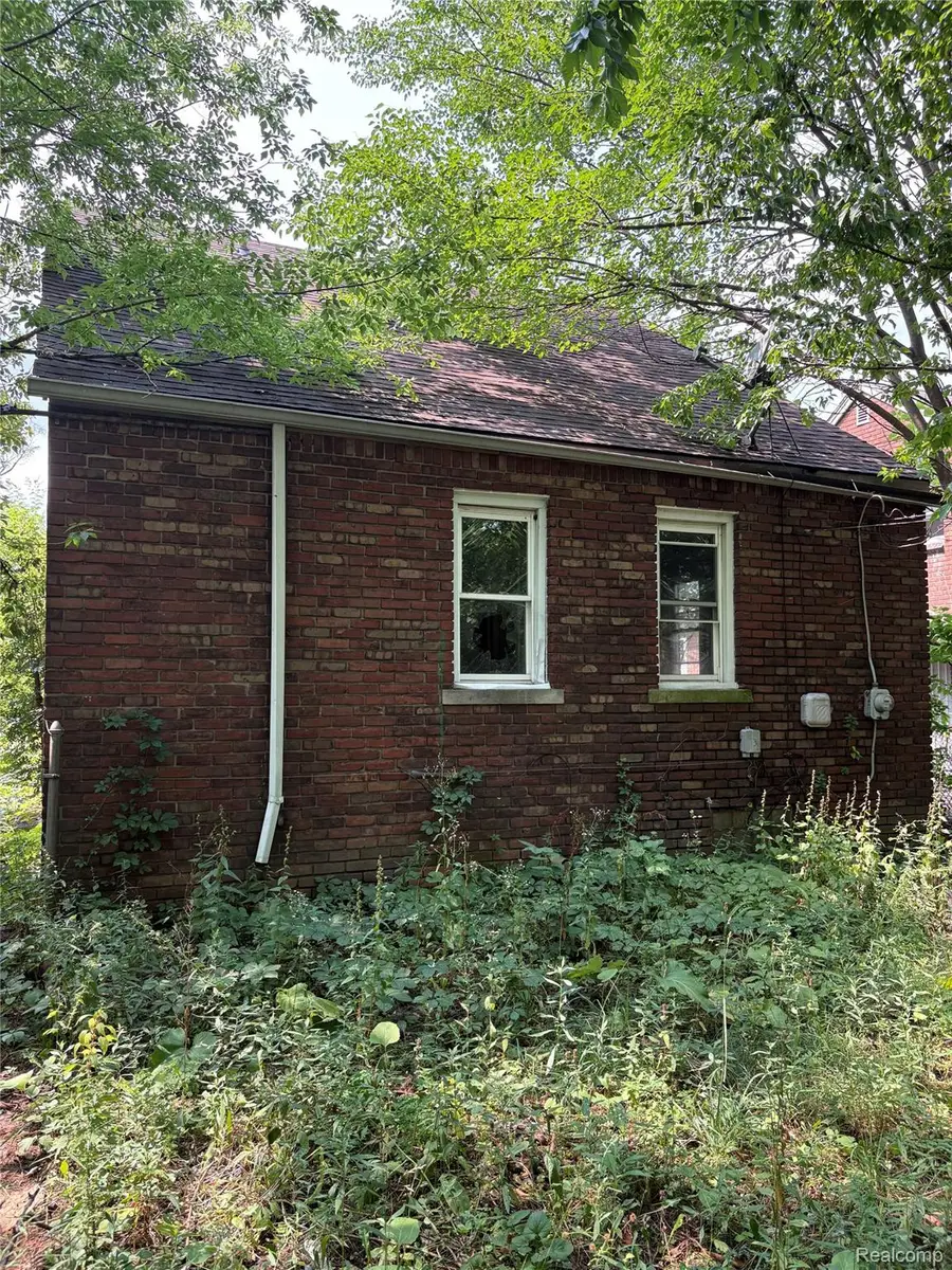10022 Abington Avenue, Detroit, MI 48227 - #2