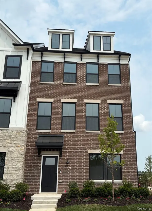 44030 Oakmont Drive, Plymouth, MI 48170