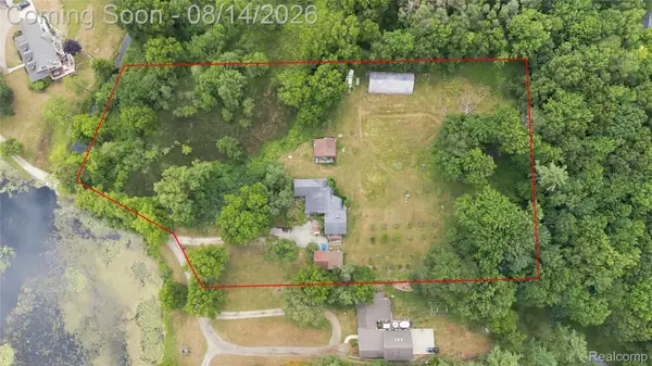 301 Willow Lane, LakeOrion, MI 48362
