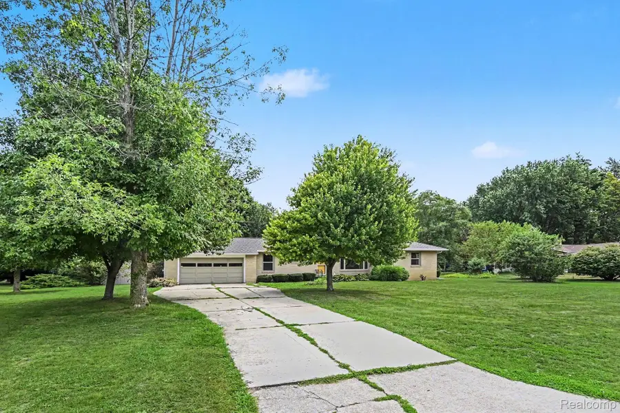 1157 Kra Nur Drive, Burton, MI 48509 - #3