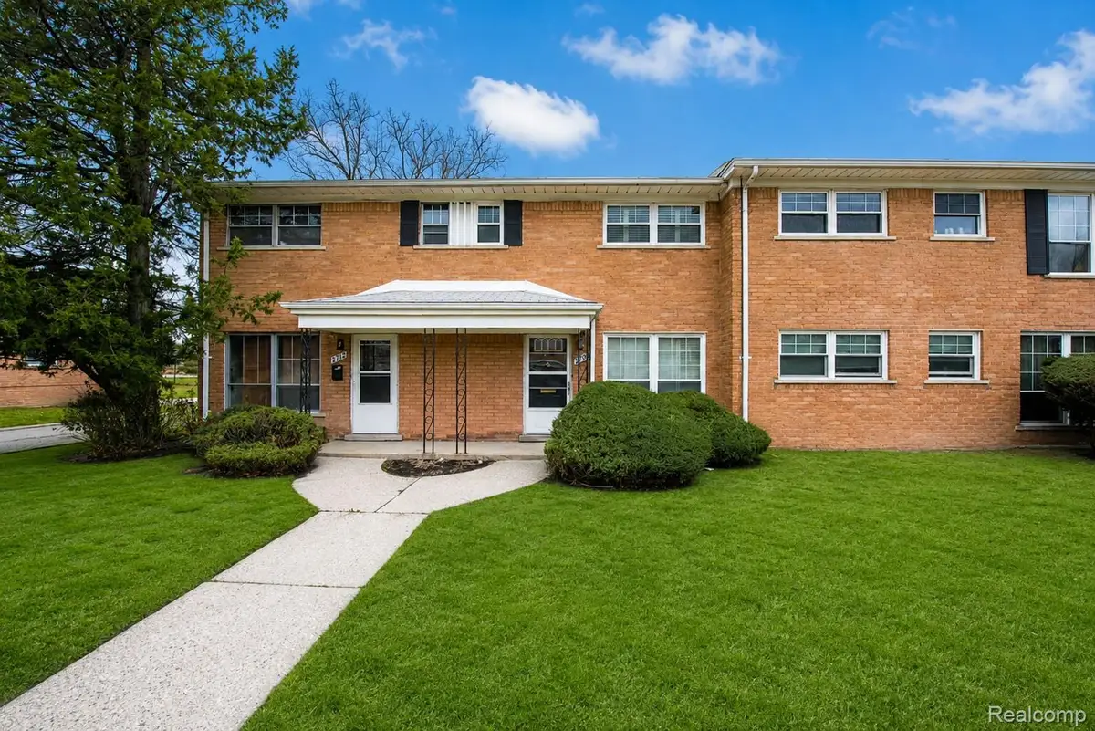 2708 W 13 Mile Road, Royal Oak, MI 48073 - #1