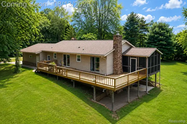 6776 Farley Road, Pinckney, MI 48169