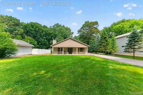 21288 Whitlock Street, Farmington, MI 48336