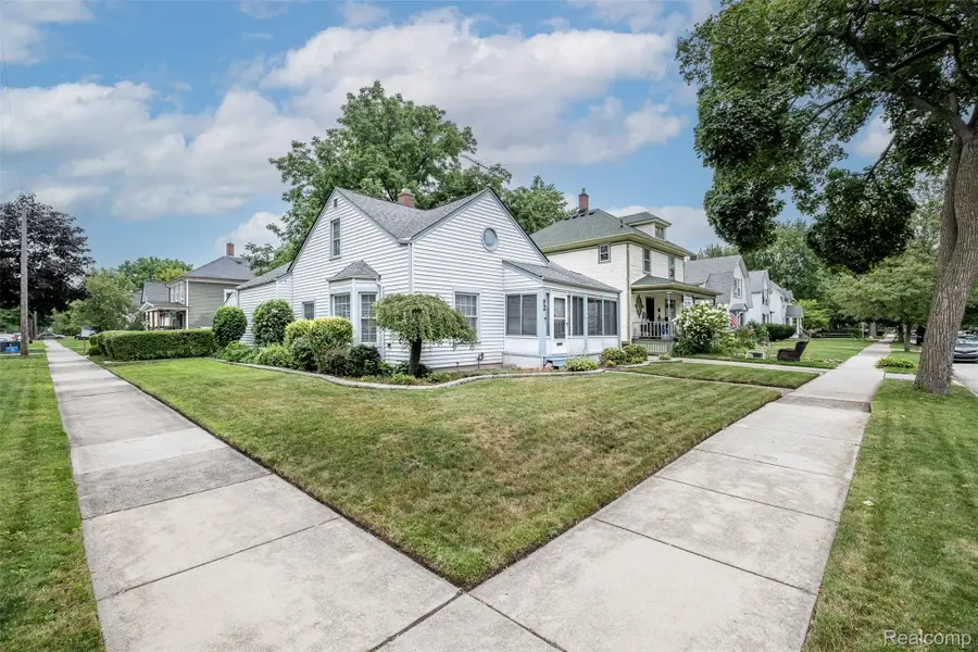 92 Lincoln Street, Mount Clemens, MI 48043 - #3
