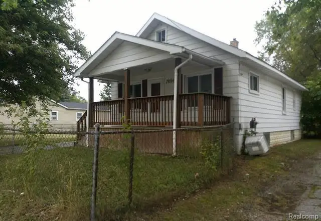 2054 E Parkwood Avenue, Burton, MI 48529 - #2