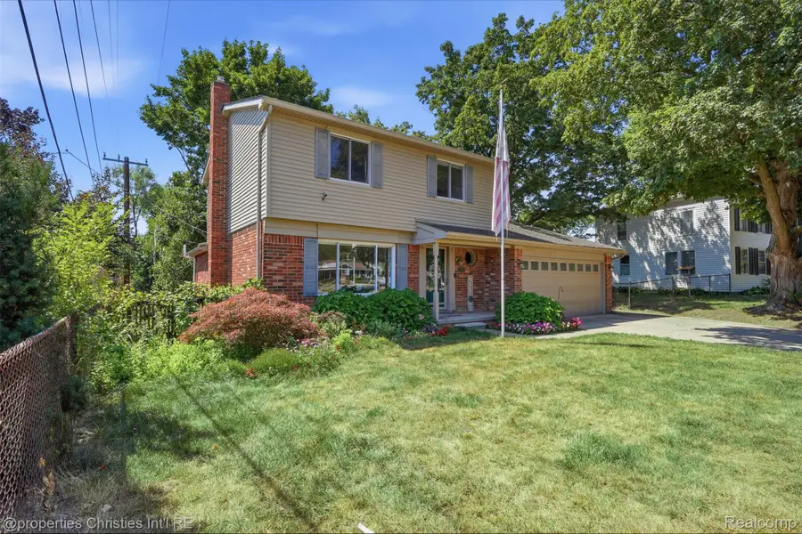 39473 E Ann Arbor Trail, Plymouth, MI 48170 - #2