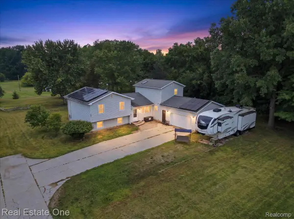 3697 Lakeshore Drive, Lapeer, MI 48446