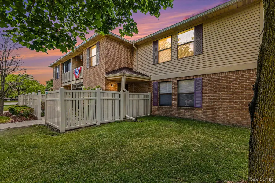 61154 Greenwood Drive, South Lyon, MI 48178 - #2