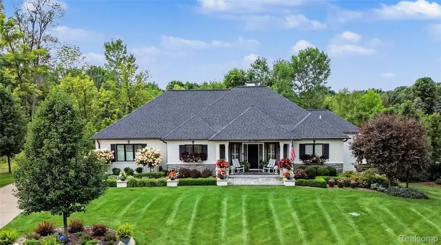 6485 Shannon Glen Drive, Fenton, MI 48430 - #2