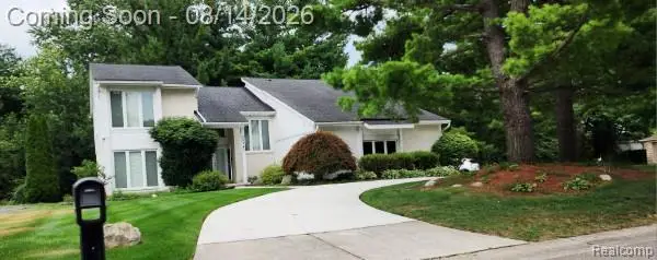 28740 Appleblossom Lane, Farmington, MI 48331
