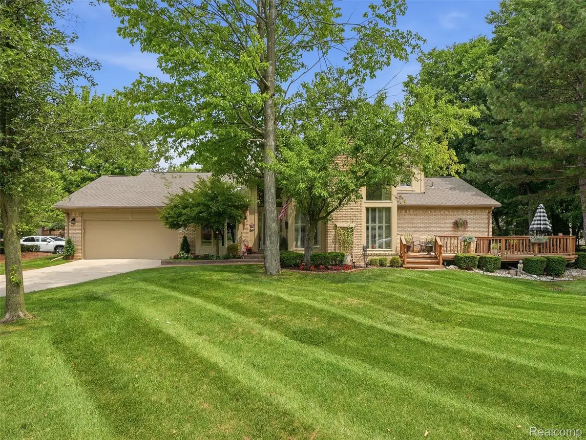 43162 W Kirkwood Drive, Clinton, MI 48038 - #1