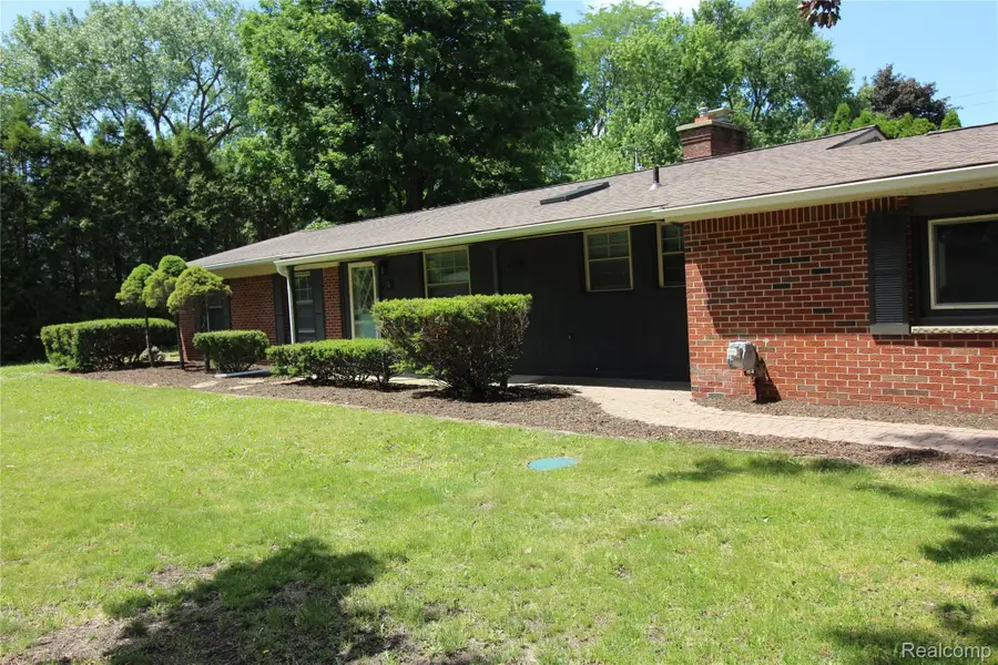 1239 Ashover Drive, Bloomfield, MI 48304 - #2