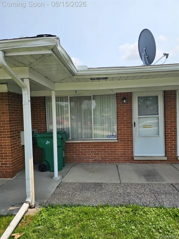 22444 Kelly Road #3, Eastpointe, MI 48021