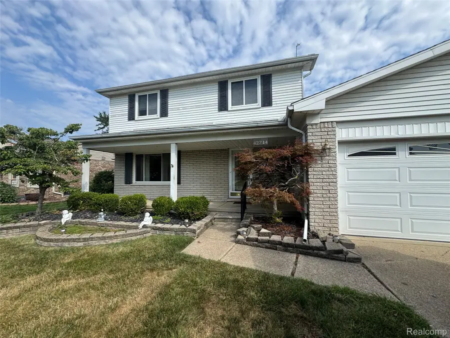 42714 Castle Drive, Canton, MI 48188 - #2