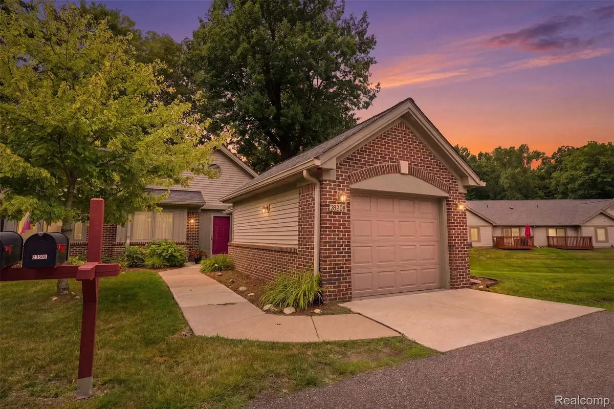 21305 Juniper Court #61, Farmington Hills, MI 48336 - #1