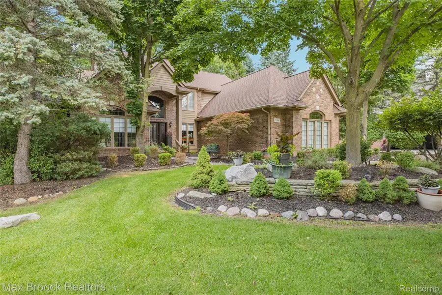 7398 Autumn Hill Drive, West Bloomfield, MI 48323 - #2