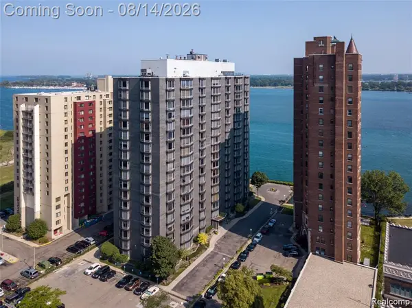 8200 E Jefferson Ave #1703, Detroit, MI 48214