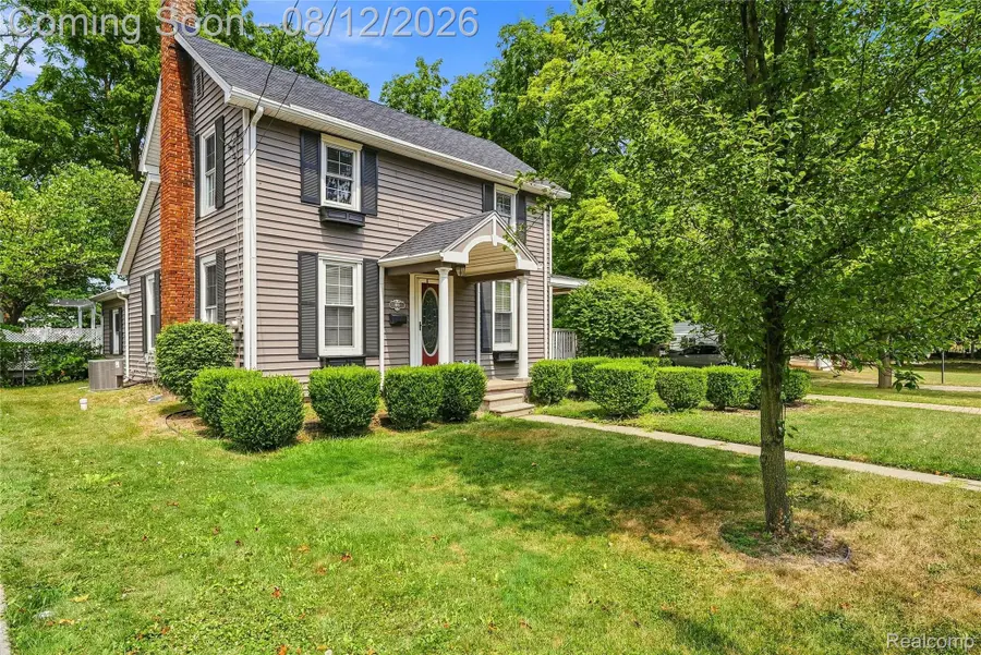 915 Main Street, Fenton, MI 48430 - #3