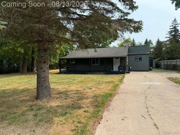2453 Clarice Avenue, Burton, MI 48519