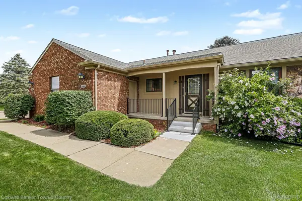 12460 Cambridge Boulevard, SouthLyon, MI 48178