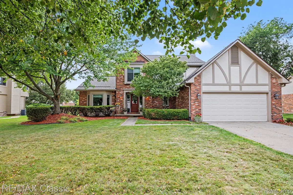 29681 English Way, Novi, MI 48377 - #1