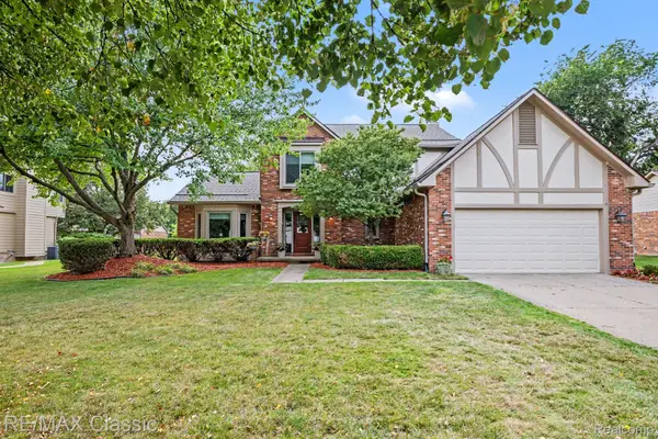 29681 English Way, Novi, MI 48377