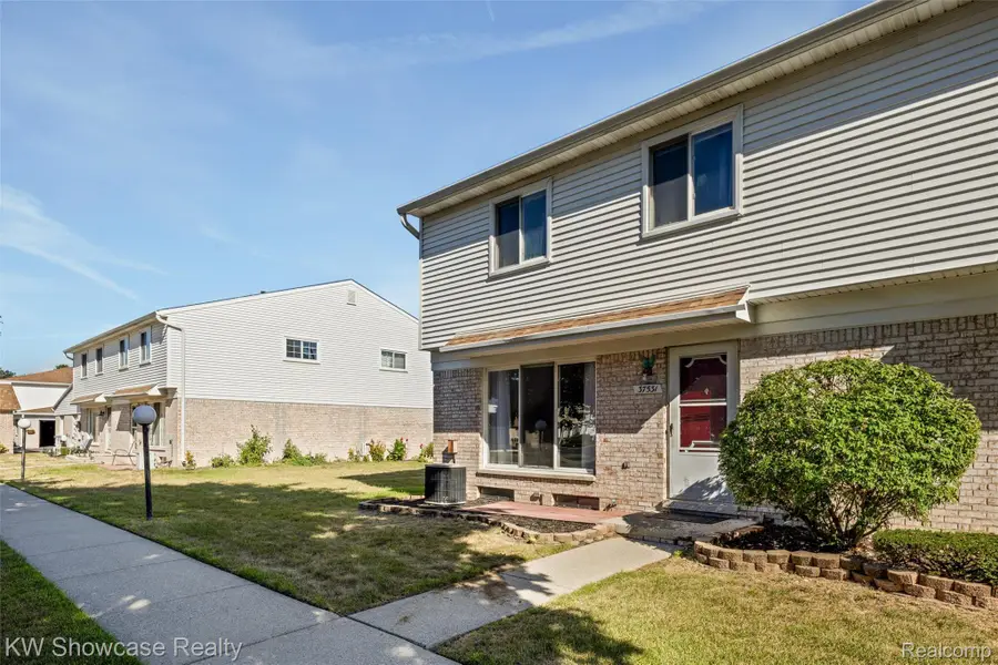 37531 N Colonial Drive, Westland, MI 48185 - #3