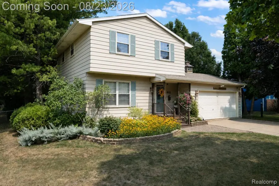 605 Autumn Drive, Flushing, MI 48433 - #2