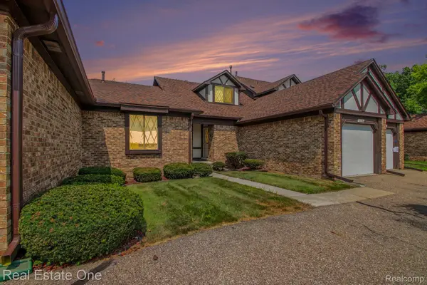 3326 Heritage Parkway, Dearborn, MI 48124