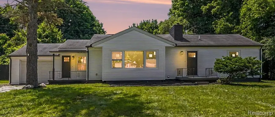 3217 W Cass Avenue, Flint, MI 48504 - #2