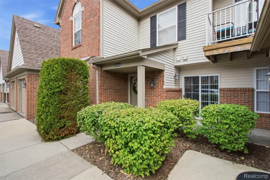 20656 Dunham Unit 18 Road, Clinton, MI 48038 - #2
