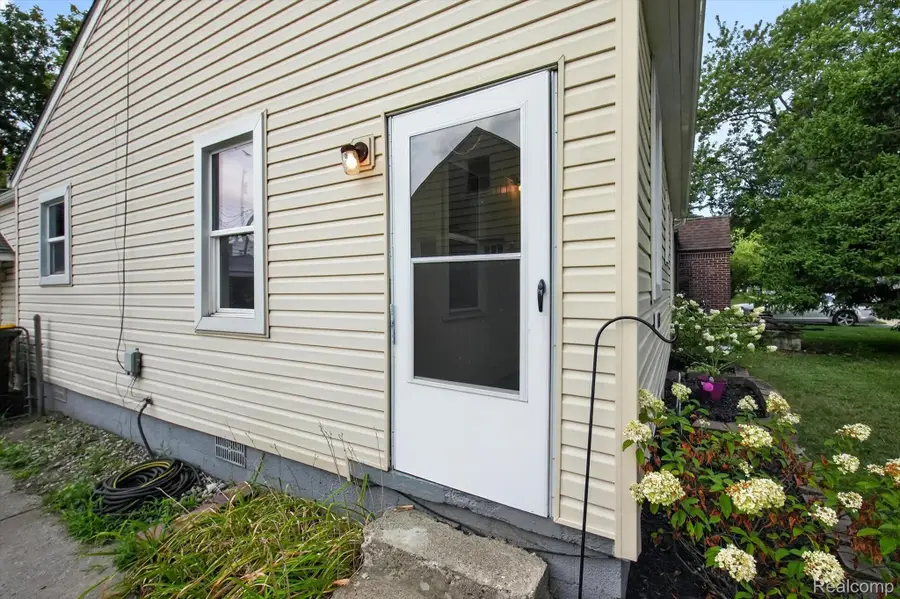 35259 Currier Street, Wayne, MI 48184 - #3
