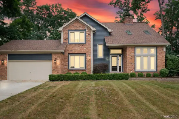 48952 Forest Drive, Utica, MI 48317