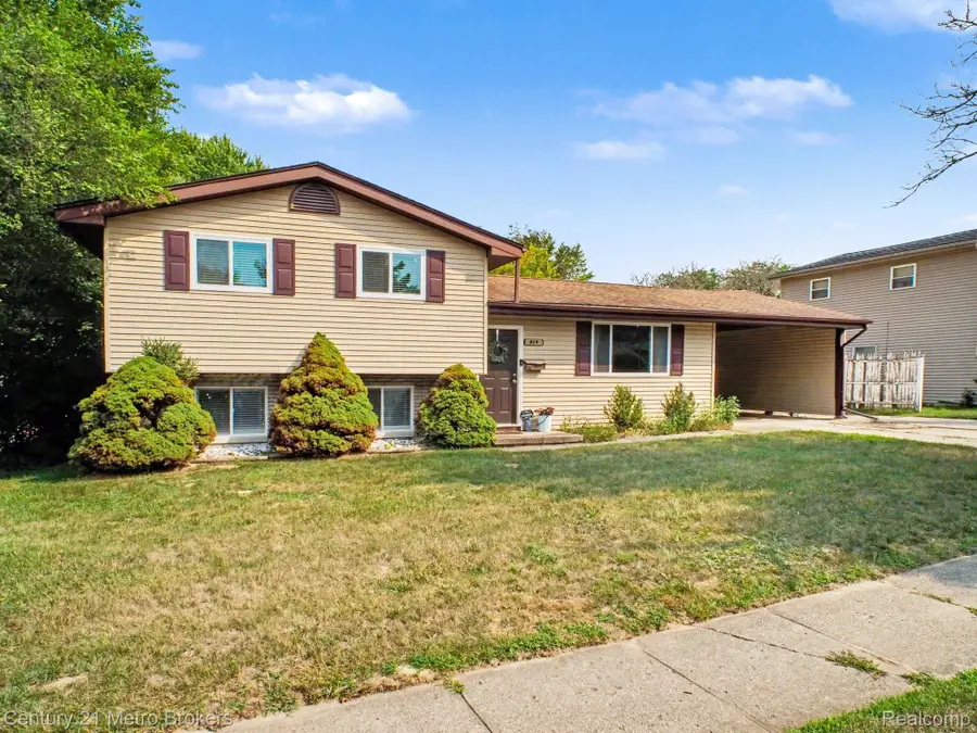 419 Laurie Drive, Flushing, MI 48433 - #2