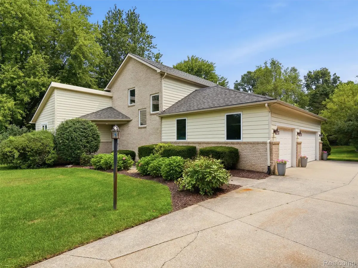 4505 Mariners Court, Springfield, MI 48386 - #1