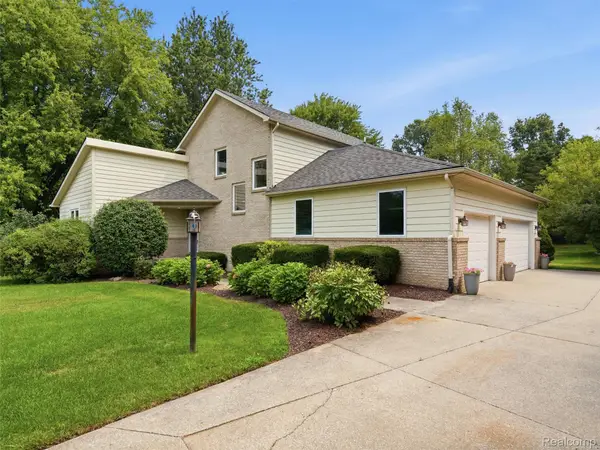 4505 Mariners Court, WhiteLake, MI 48386