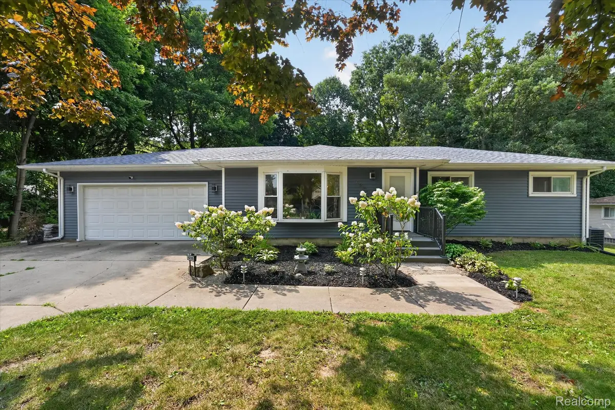 6235 Waldon Road, Clarkston, MI 48346 - #1