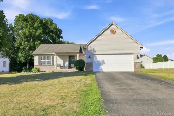 8074 Bradbury Lane, GrandBlanc, MI 48439