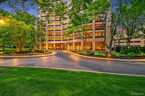 5000 Town Center #2606, Southfield, MI 48075