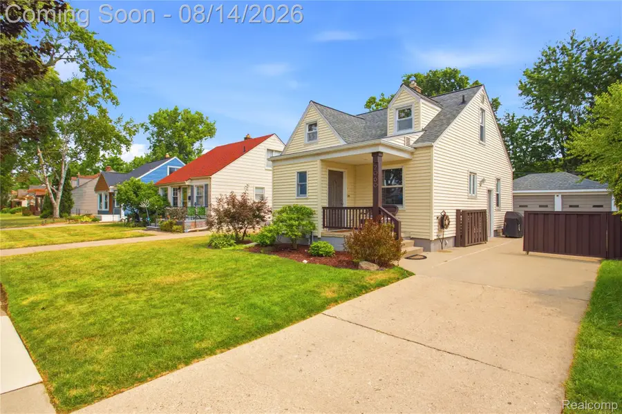 2060 Royal Avenue, Berkley, MI 48072 - #3