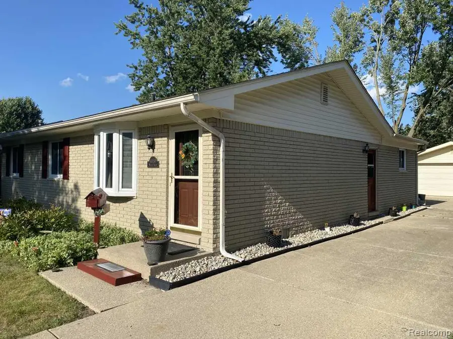 6850 Willow Creek Drive, Canton, MI 48187 - #2