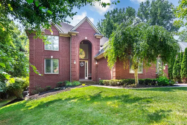 32393 Maria Court, Livonia, MI 48152