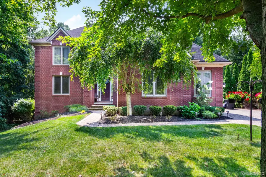 32393 Maria Court, Livonia, MI 48152 - #2