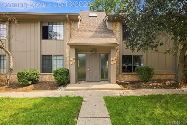 1855 Meadow Dale Court #18, RochesterHills, MI 48309