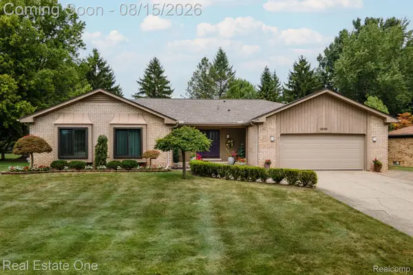 2048 Connolly Drive, Troy, MI 48098