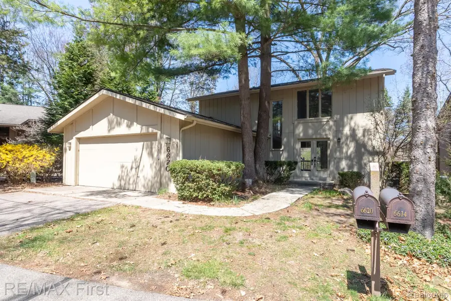 6620 Red Cedar Lane, West Bloomfield, MI 48324 - #2