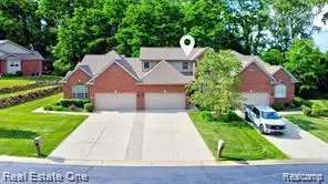 9572 Kingsway Circle, Clarkston, MI 48348 - #2