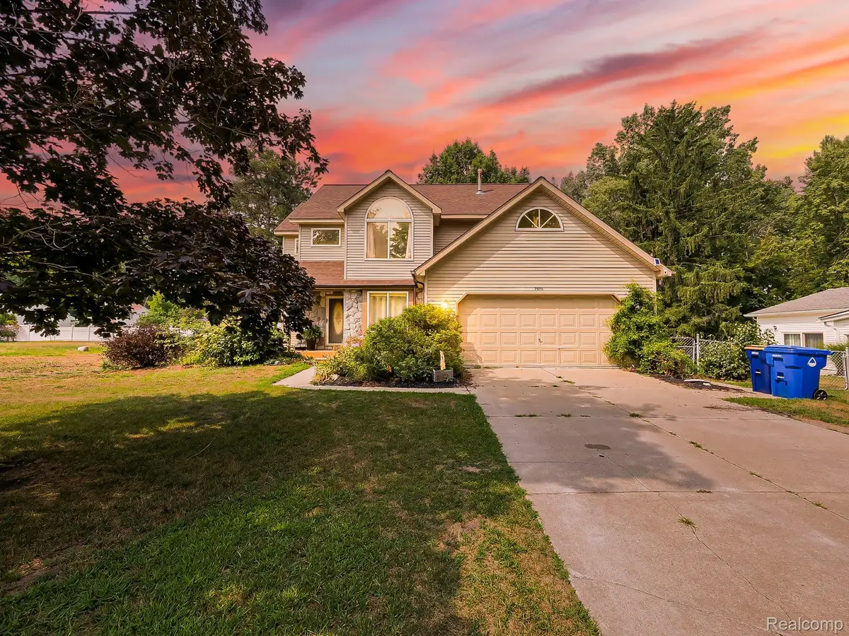 7076 Mather Street, Waterford, MI 48327 - #1