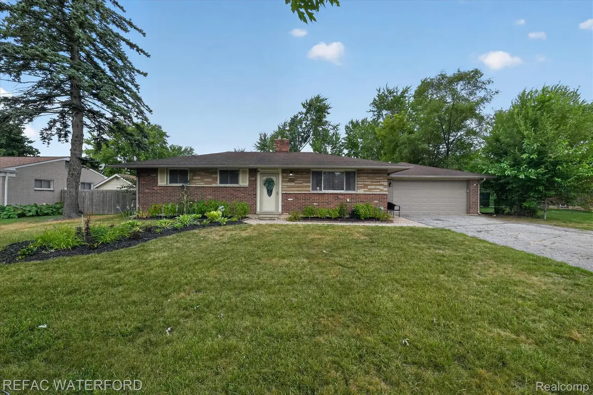 3476 Levee Street, Waterford, MI 48329 - #1