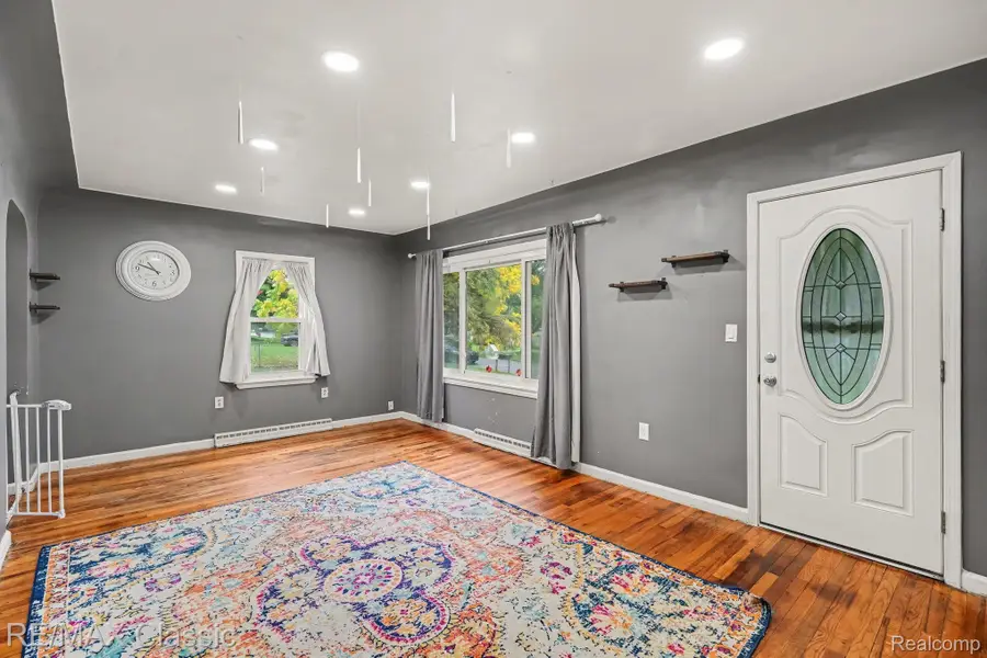 5812 Oster Drive, Waterford, MI 48327 - #3